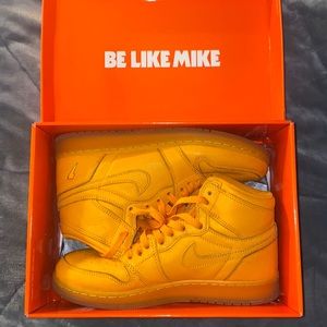 Worn about 3 times Orange Gatorade Nike Air Jordans